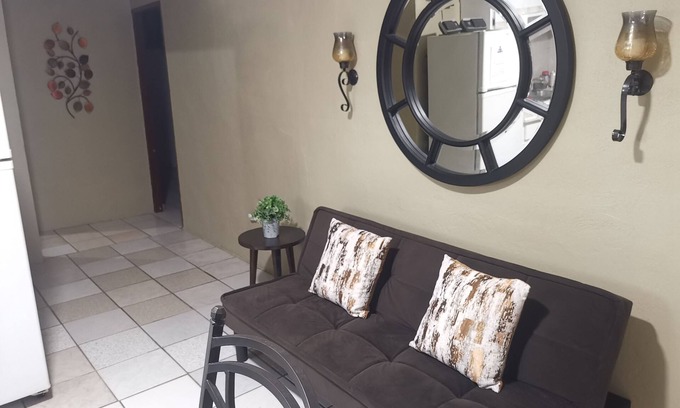 Gobernador Pinero Apartment | Convenient Hotel Near Expressway with Spa & Breakfast