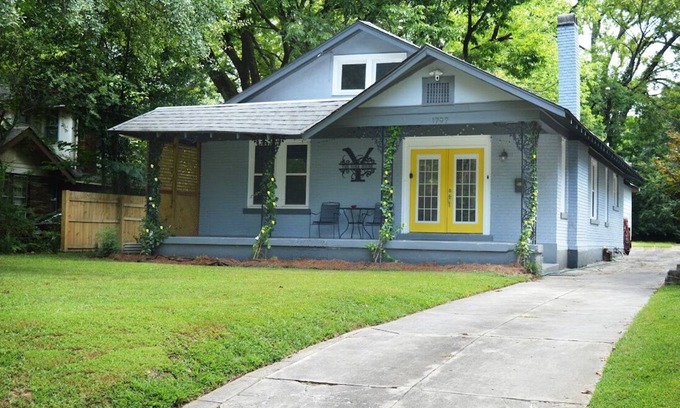 Cooper-Young Historic District House | Prime Location Hotel: New, Family-Friendly & Top Rated