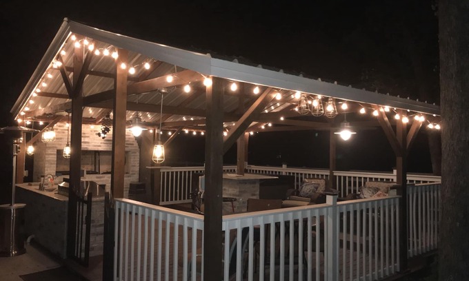 Bryan House | Inviting Country Retreat with Spa and Child-Friendly Amenities