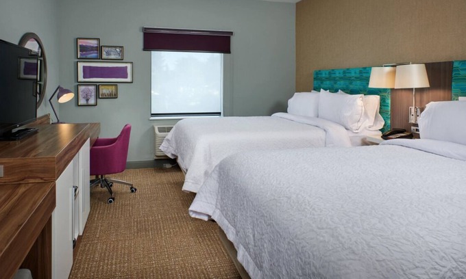 Tigard House | Great Relaxing Overnight! 3 Great Units, Pool, Free Parking & Breakfast
