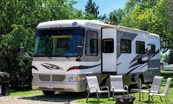 Buffalo City House | Cozy River Road Campsite with Full Hookup & Breakfast