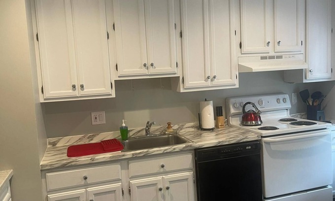 Long Branch House | Top-Rated Room Steps from Pier Village with Kitchen Access