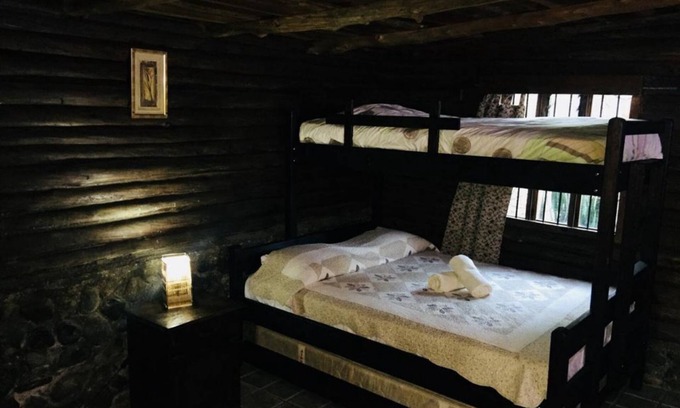 Barva House | Cozy Rustic Bungalow for Your Next Getaway