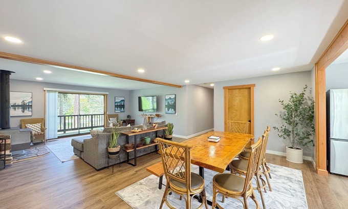Port Angeles House | Ideal Retreat for Family and Friends with Ocean Views