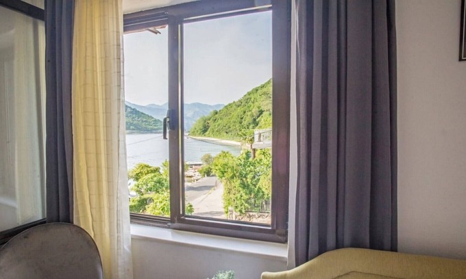Lepetane Apartment | Great Studio Flat with View near Beach in Tivat