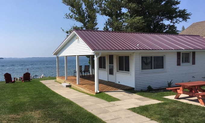 Cape Vincent Cottage | Captivating Riverfront Cottage with Breathtaking Sunsets