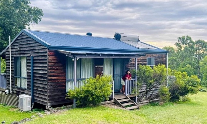 Fosterton Cabin | Escape to Relaxation: Detox with Spa & Pool Amenities