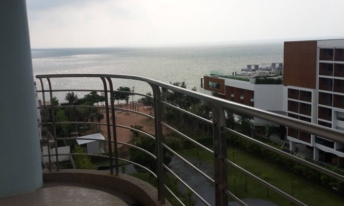 Na Chom Thian Apartment | Beachfront Apartment with Pool and Ocean Views