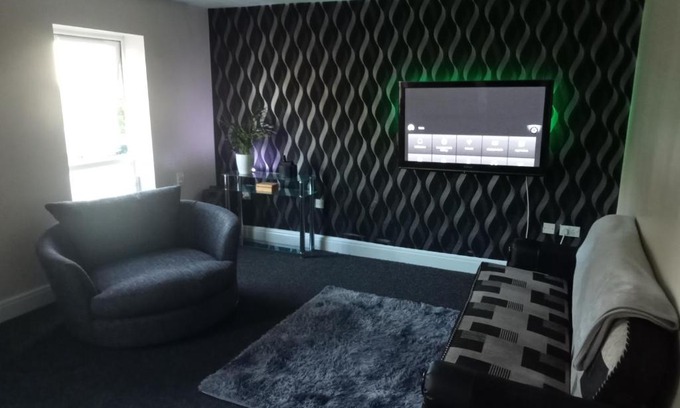 Bradford Apartment | Budget-Friendly 2 Bedroom Apartment with Great Value