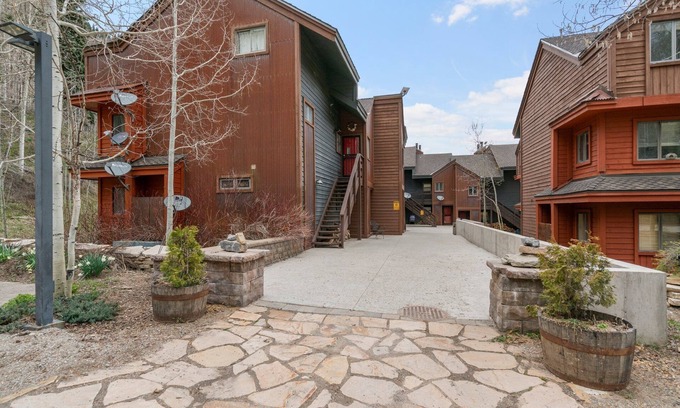 Columbine Lake House | Cozy Condo in Durango with Hot Tub & Mountain Access