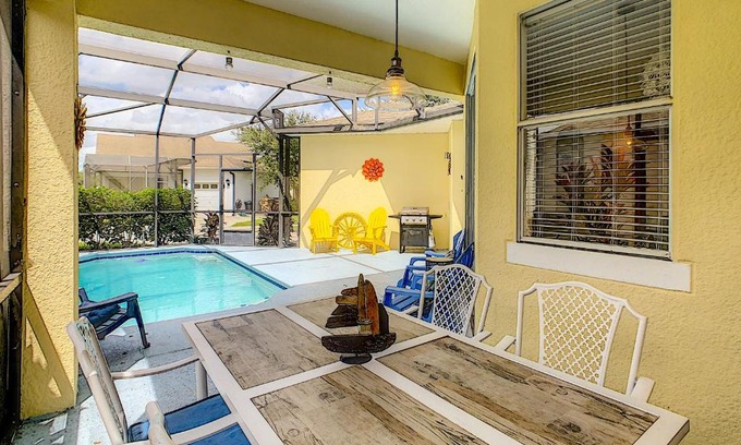Trafalgar Village Villa | Value-Packed Stay with Private Pool Near Disney - 4 Star