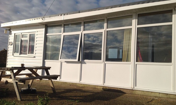 Ventnor Ski Chalet | Pet-Friendly Villa with Gorgeous Sea View Near Beach