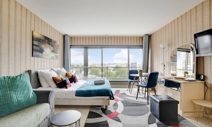 Grenelle Apartment | Great view Seine river near the Eiffel Tower
