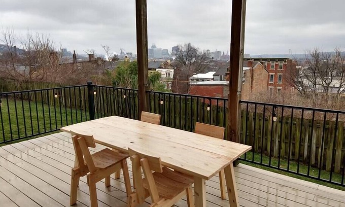CUF Condo | Scenic OTR Retreat: Ample Parking & Pet-Friendly Perks
