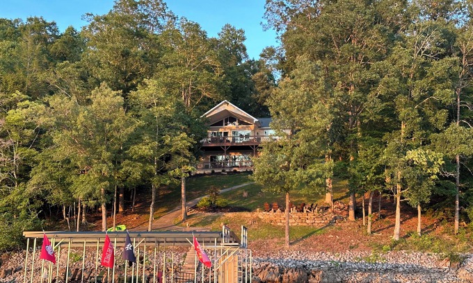 Big Creek House | Top Rated Home with Lake Views on Big Creek, Norris Lake