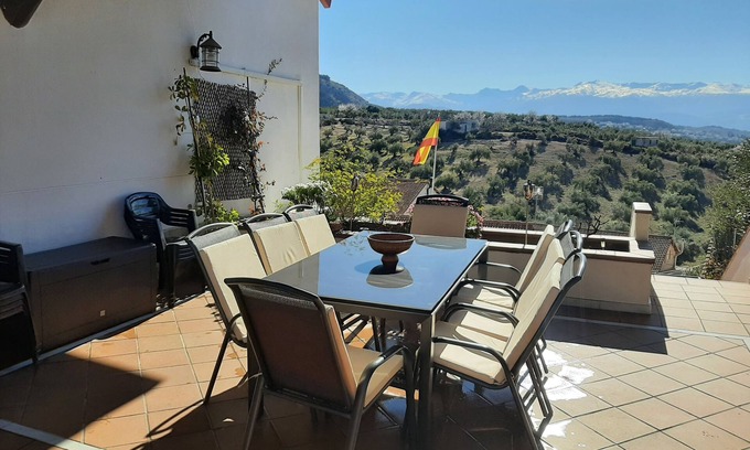 Nivar Cottage | Perfect Villa Near Granada with Pool and Spa Amenities