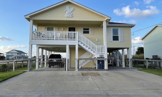 Rockport House | Serene Water Views with Pet-Friendly Comfort and Amenities