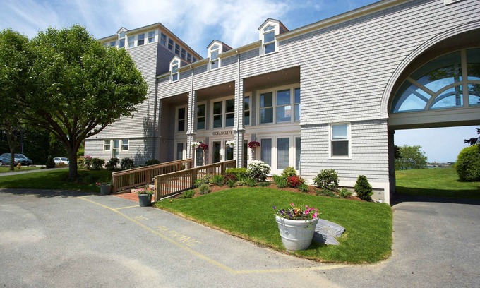 Ocean Drive Apartment | Scenic Newport Bay Waterfront with Pool and Spa Access