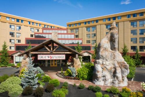 Leominster Hotel | Family-Friendly Getaway at Great Wolf Lodge New England