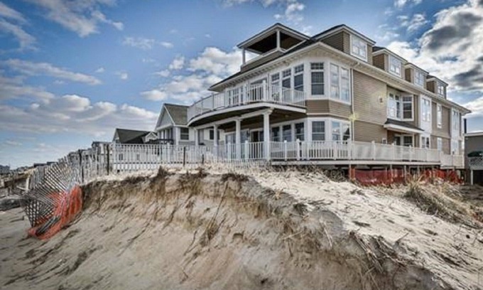 Salisbury Beach Condo | Unforgettable Ocean View Retreat with Spa & Family Amenities