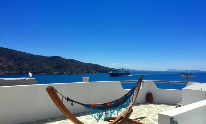 Katapola House | Outstanding Greek Island Studio with Breakfast Included