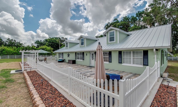 Citra Other | Ideal Green Acres House with Pool - Perfect for Families