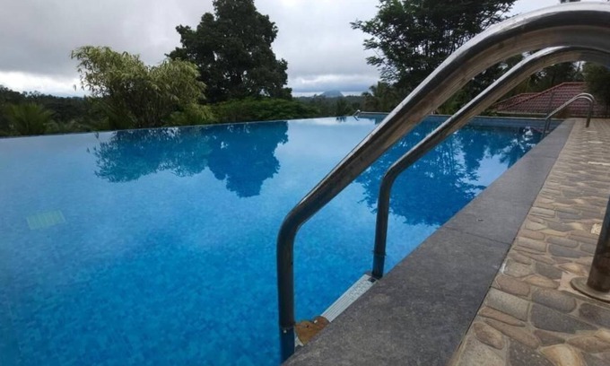 Sulthan Bathery Hotel | Green Ample Resorts