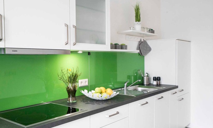 Wehr Apartment | Impressive Green Apartment on 1st Floor - ApartWehr