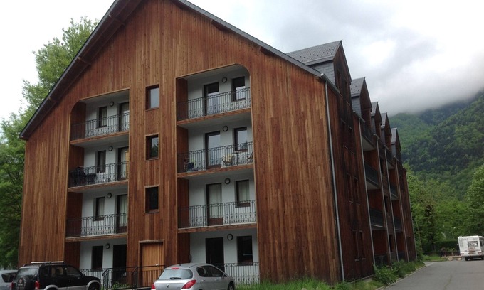 Bagneres-de-Luchon Apartment | Experience Tranquility at Green Break: T3 Furnished Stay