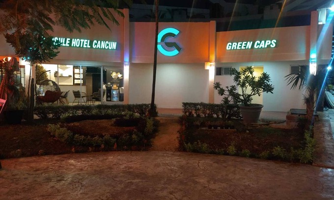 Punta Cancun Hotel | Family-Friendly Getaway at Green Caps Cancún Hospedaje