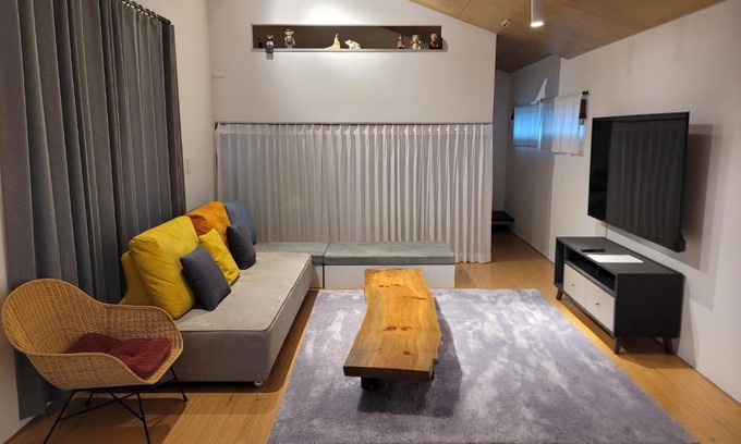 Andeok House | Relax at Green Casa: Pet-Friendly with Pool & Hot Tub