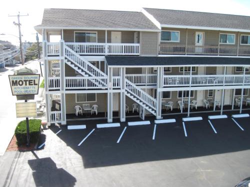 Old Orchard Beach Hotel | Family-Friendly Retreat at Green Dolphin with Pool Access