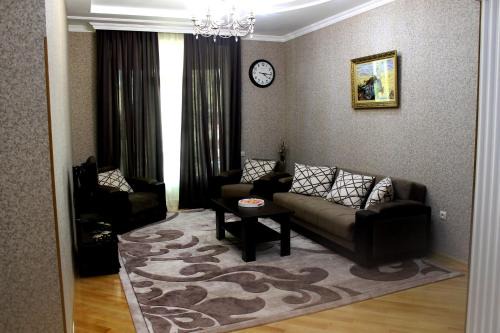 Kutaisi House | Budget-Friendly Green Guest House with Breakfast & Kitchen