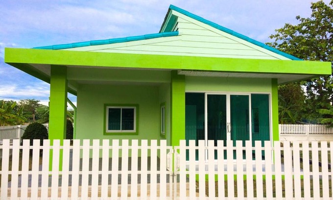 Phayuha Khirim House | Pet-Friendly Green Home: Ideal for Family Getaways