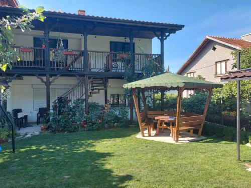 Sapareva Banya House | Guest Rated 10/10 at GREEN HOUSE - Попниколови Retreat