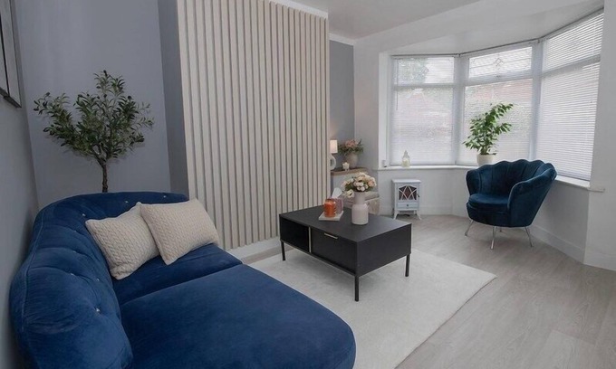 Hull House | Green House, Free Parking, Garden