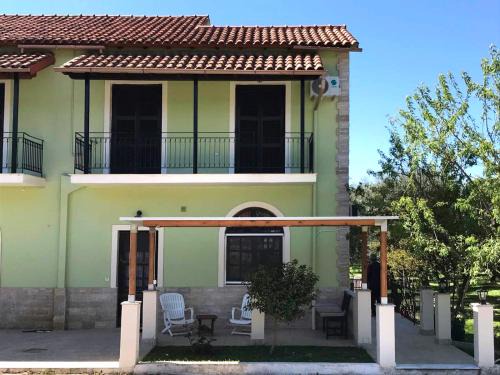 Sfakera House | Pet-Friendly Green House: Family-Friendly Getaway Awaits