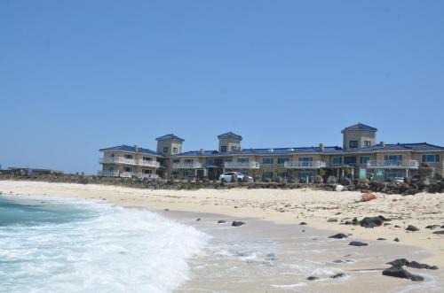 Jeju City House | Relaxing Green Jeju Udo Pension with Oceanfront Views
