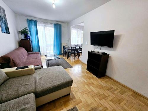 Ursynow Apartment | Inviting Green Kabaty Apartment 2: Family & Pet Friendly Stay