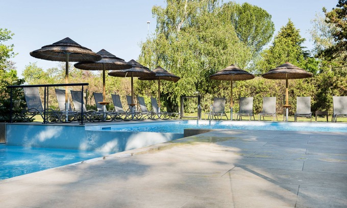 Valence Hotel | Relax at Novotel Valence Sud with Pool & Spa Amenities