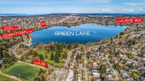 Seattle Villa | Modern Green Lake Home with Child-Friendly Amenities