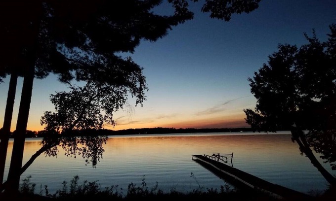 Interlochen Cottage | Relax at Green Lake Retreat with Pool & Ocean Views