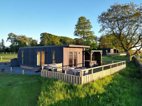 Penicuik House | Green Law: Perfect for Families and Furry Friends
