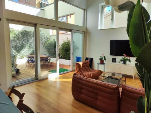 Stadera Apartment | Tranquil Green Loft Navigli - Family Friendly & Rated 8.5