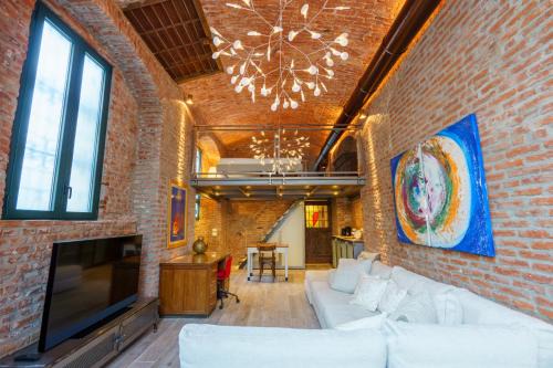 Ripamonti Corvetto Apartment | Family-Friendly Retreat at Emme Loft Green Moon - 4 Star