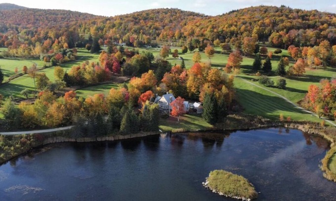 Stratton Mountain Ski Chalet | Experience Green Mountain Manor: Ski & Summer Chalet Getaway