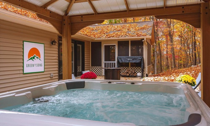Massanutten Cabin | Pet-Friendly Retreat at Green Mountain Song - 10/10 Rated