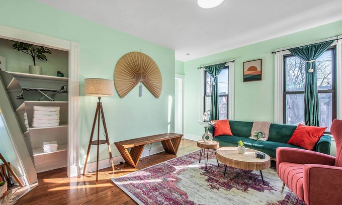 East Rock Apartment | Cozy Retreat in East Rock Near Yale with Family-Friendly Amenities