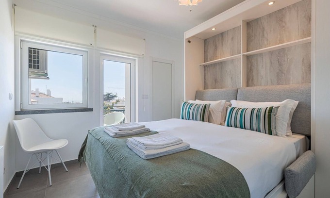 Parede Apartment | Relaxing Green Oasis in Parede with Family-Friendly Amenities