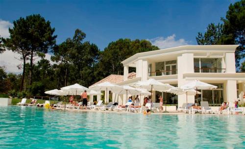 Solanas Apartment | Pet-Friendly Getaway at Green Park: Nature Awaits!